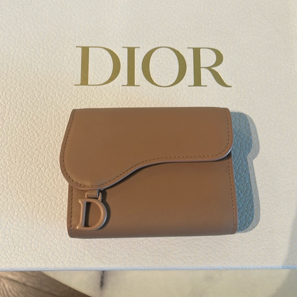 Dior saddle wallet